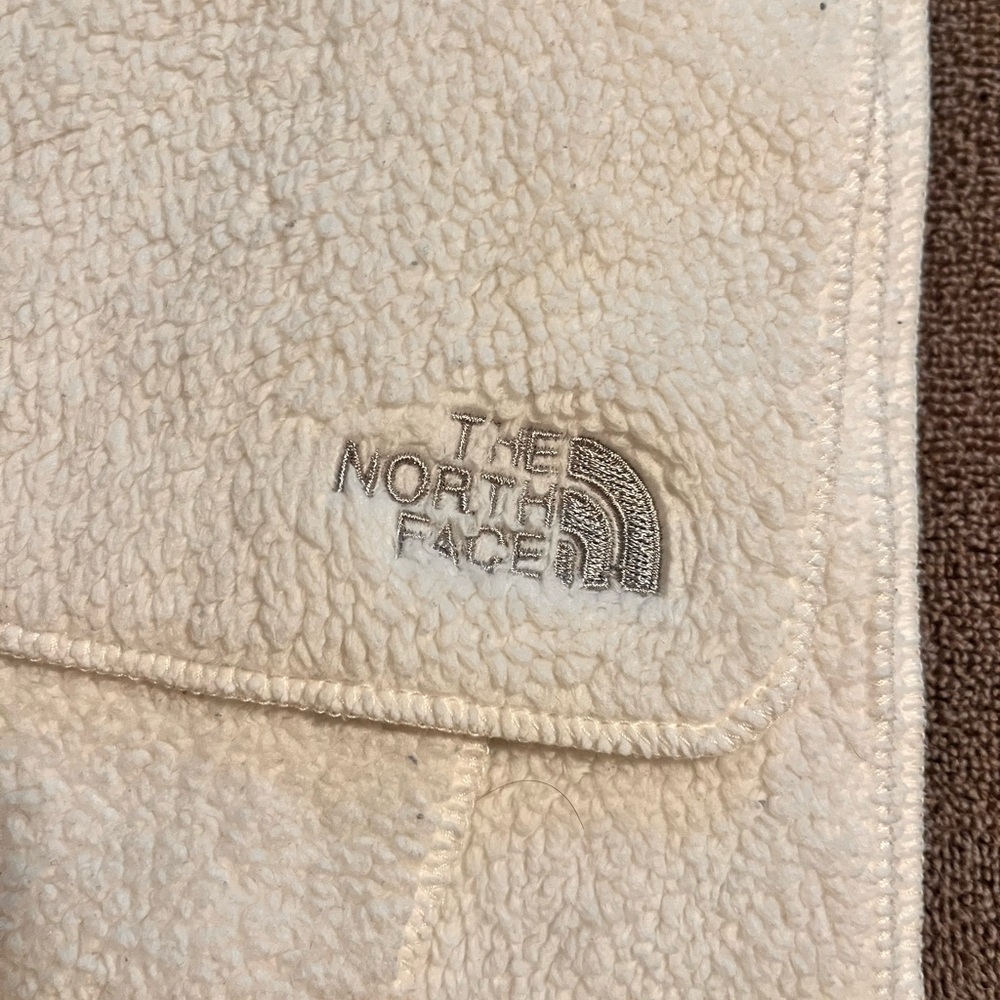 White Northface fleece scarf